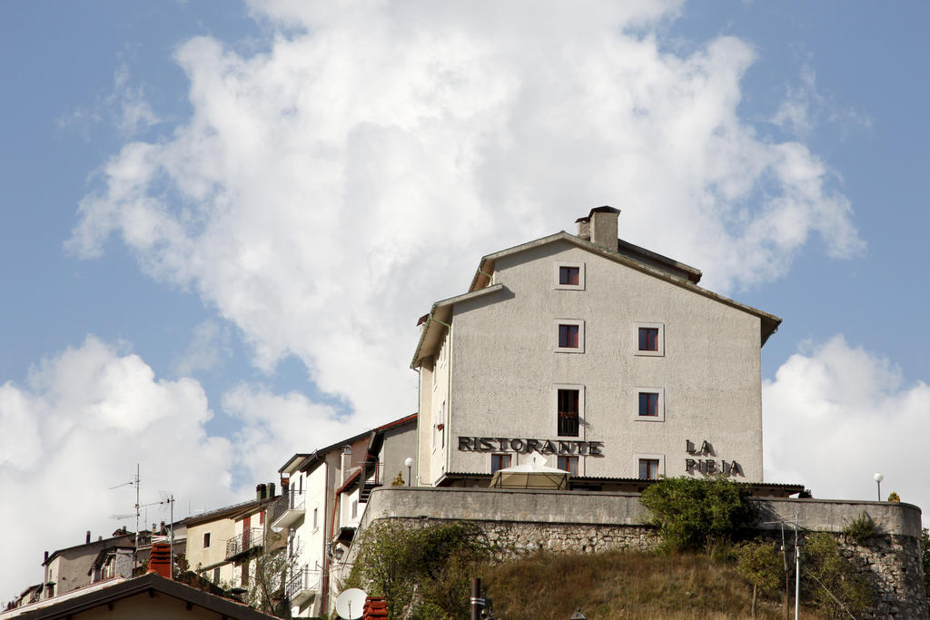 La Pieja Hotel Opi Eksteriør billede